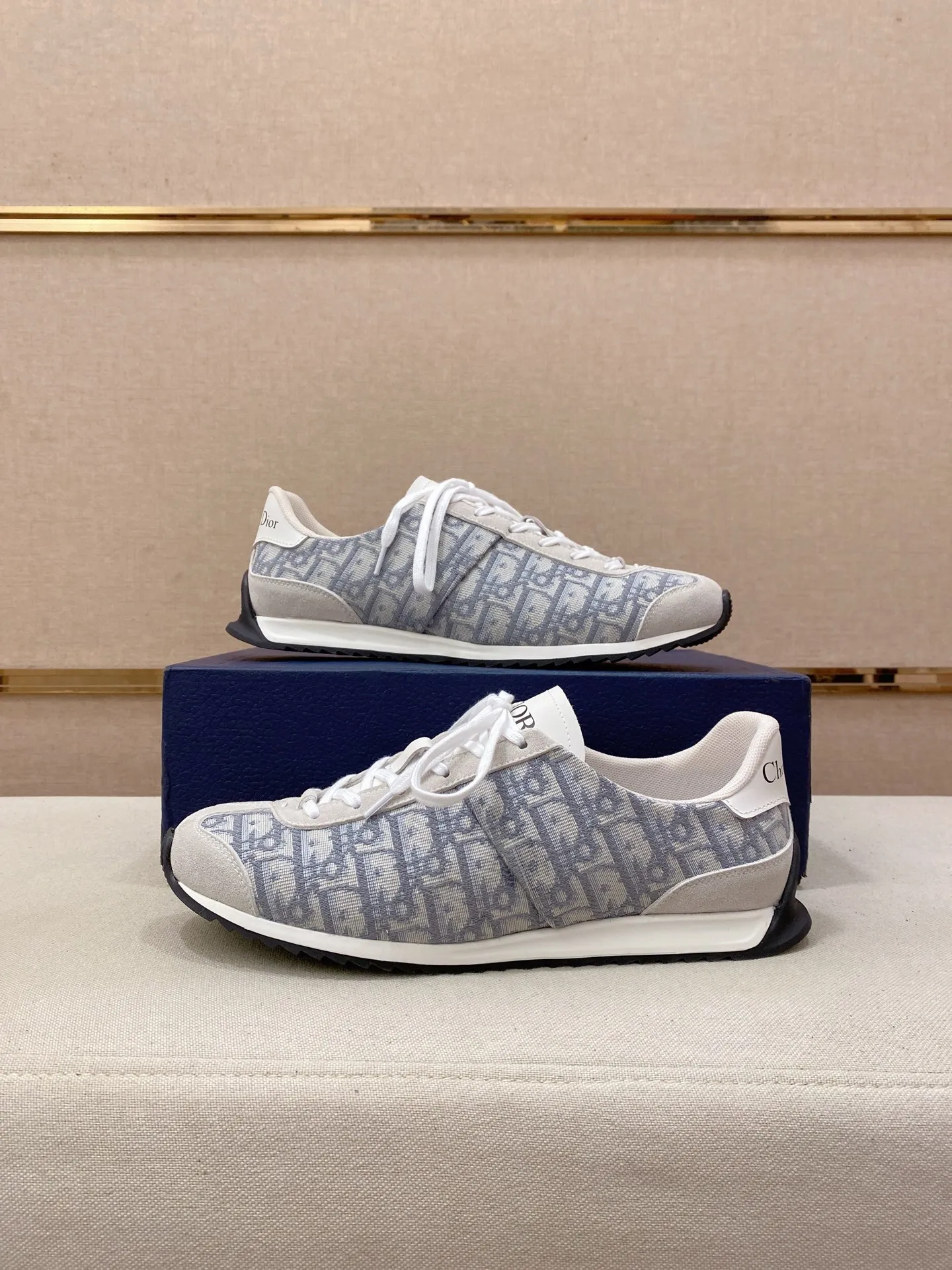 Men's shoes💰: 440💰Couple style💏 [Dior·Dior] New casual sports style men's shoes, new spring and summer design, perfect workmanship, lace-up lazy style to create wardrobe quality, upper: imported first-layer cowhide, mesh breathable lining soft and comfortable, ultra-light TPU wear-resistant outsole, simple, versatile fashion men's shoes, excellent color code number 35--44. (45,46 customized items are not returnable or exchangeable)